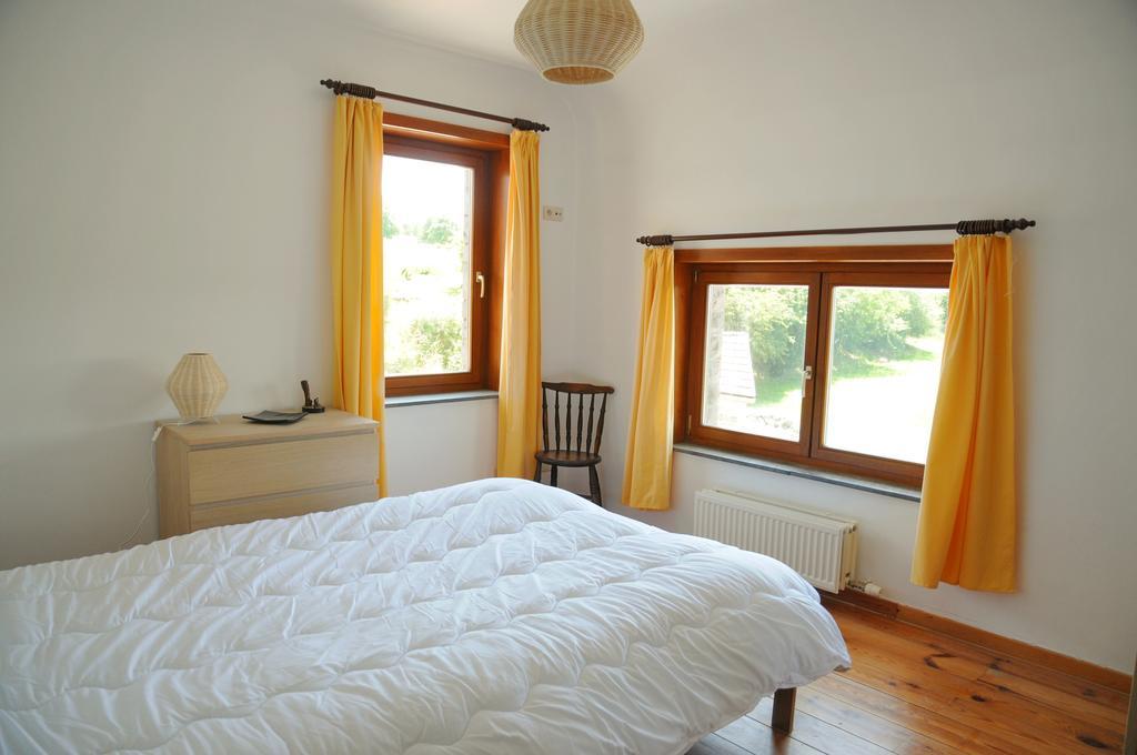 Villa A Cote De L'Epicerie Bonsin Zimmer foto