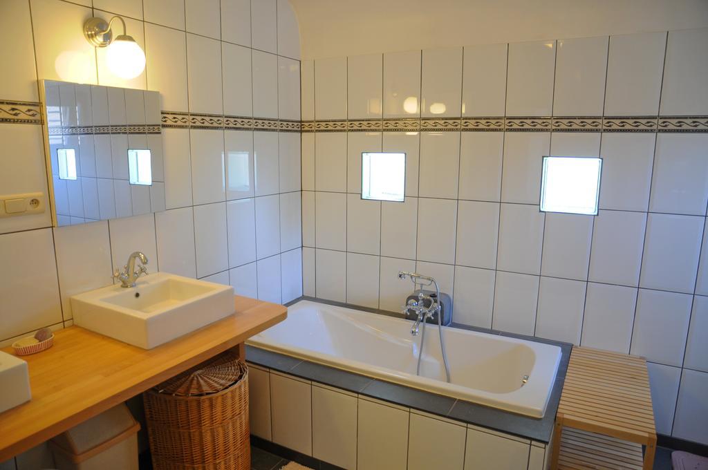 Villa A Cote De L'Epicerie Bonsin Zimmer foto